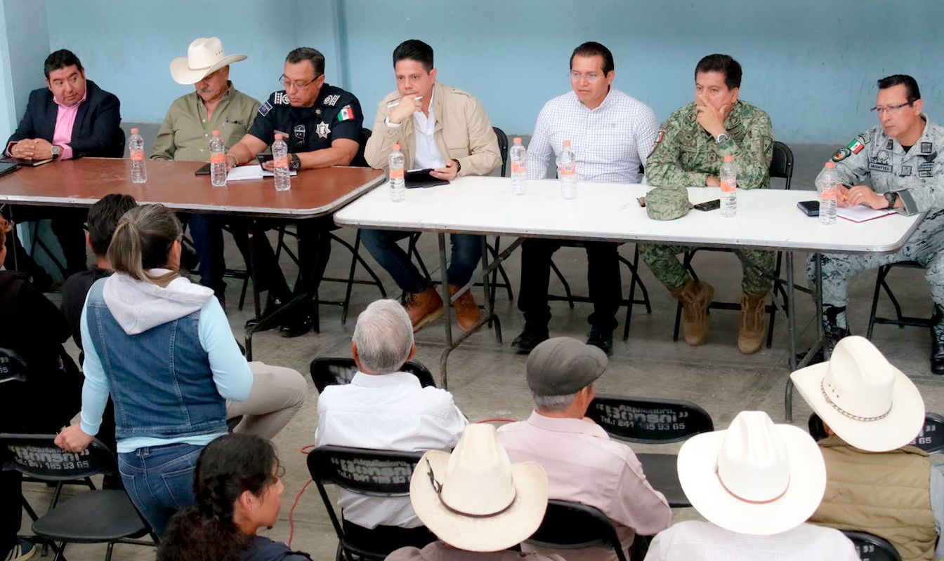 Sostienen autoridades encuentro con productores de Atltzayanca para dar respuesta oportuna a planteamientos